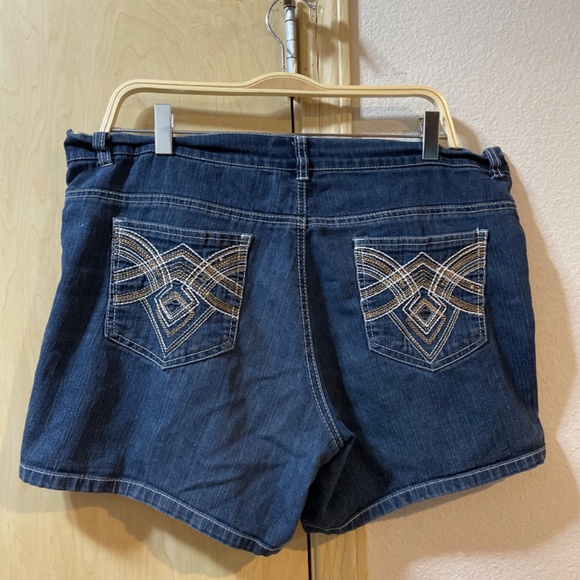 Women 16 Jean Shorts 1826 Jeans brand - Picture 4 of 5